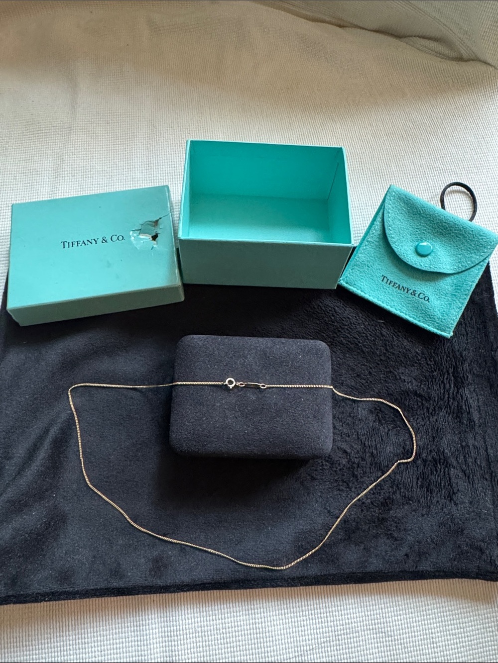 Delicate Tiffany & co 18k yellow gold chain